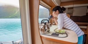 10. EXPERIENCE LIFE OFF THE GRID – 10reason 10 300x150 1